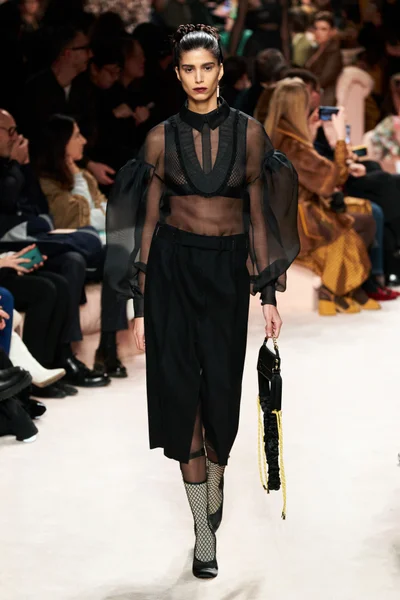 Look 39
